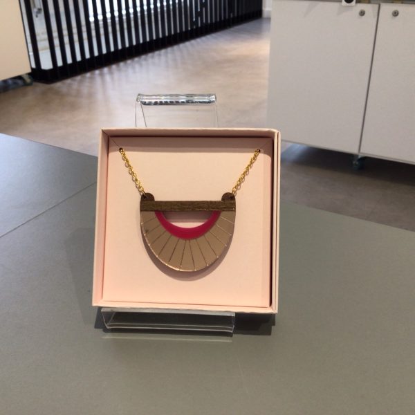 Rose & Pink Clamshell Necklace